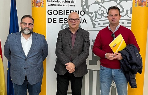 Fernández subraya el “respaldo firme” del Ejecutivo al sector agrario con “medidas sobre las que seguir trabajando” tras la reunión con COAG Jaén.