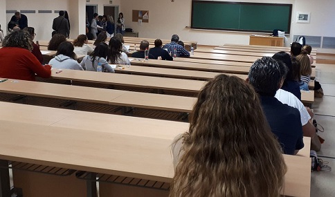 Más de 15.600 candidatos se examinan mañana para lograr un puesto fijo en el SAS.