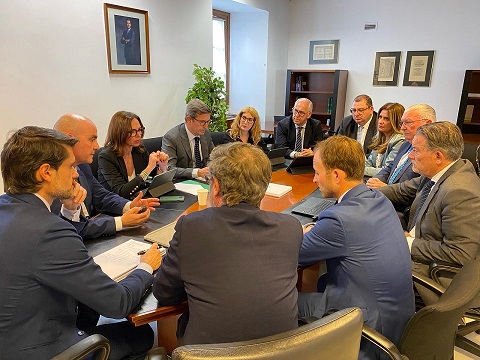 La Junta impulsa una reunión para tratar diferentes proyectos en el Parque Empresarial de Santana.