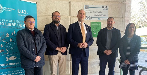 La Universidad de Jaén inicia un programa para convertir sus campus en espacios libres de humos.