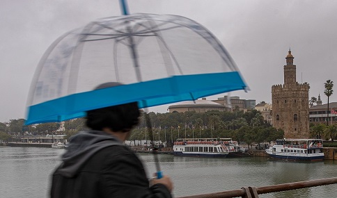 Gestionadas en el 112 más de un centenar de incidencias por lluvia y viento en Andalucía.