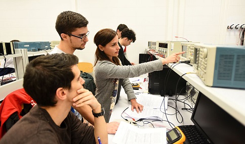 La Junta promueve acciones de emprendimiento entre 21.000 estudiantes de 554 centros educativos.