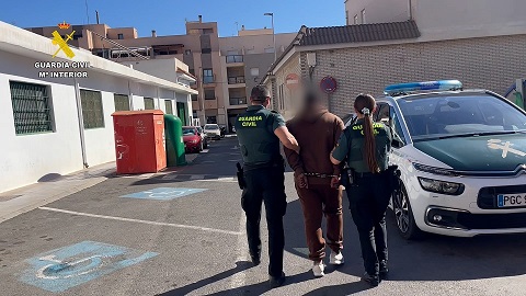 Detenidas ocho personas en Almería por estafar más de medio millón de euros con el método “Man in the middle”.