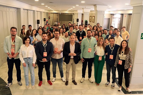 Víctor Camino anima a las Juventudes Socialistas “a plantar cara a la derecha” y conseguir que el futuro “sea un espacio mejor”.