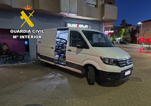 La Guardia Civil de Jaén evita el robo de bicicletas de alta gama y detiene a uno de los presuntos autores.