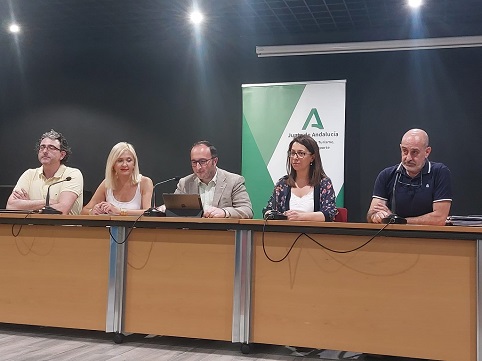 Más de 1.500 personas participan en las actividades organizadas por el CAL en la Feria del Libro de Jaén.