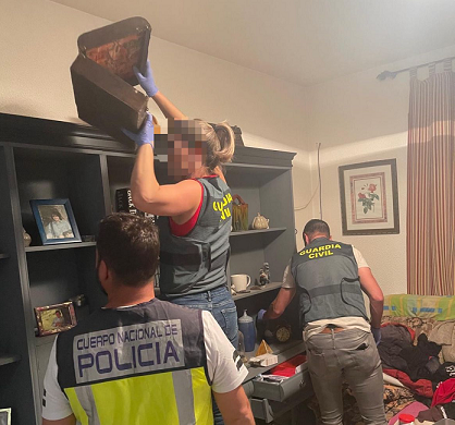 La Policía Nacional y Guardia Civil interceptan un vehículo con 525 grs de cocaína que tenía como objetivo abastecer un punto de venta.