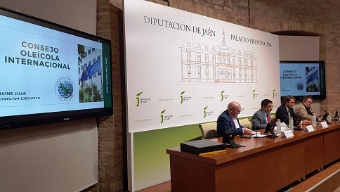 El Aula de Cultura acoge una conferencia del director ejecutivo del Consejo Oleícola Internacional.