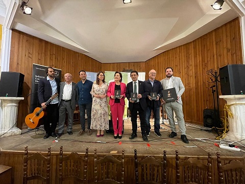 El presidente de la Diputación participa en la presentación del último disco de Carmen Linares.