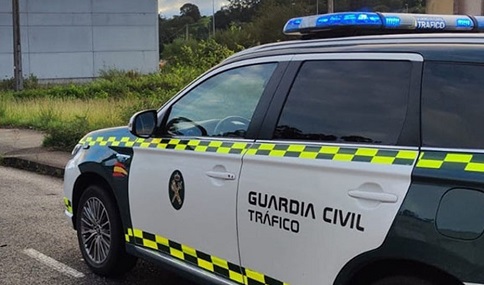 Muere un motorista tras caer a una acequia en Pegalajar (Jaén).