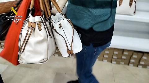 Intervenidos 58.000 artículos falsificados valorados en 22 millones de euros.