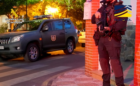 La Guardia Civil desmantela una organización criminal de origen turco especializada en el tráfico de heroína y marihuana.