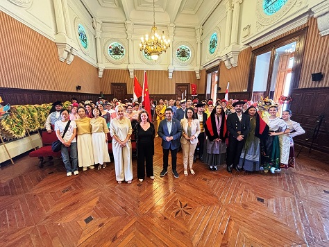 El 37ª Festival Folk del Mundo convierte a la provincia en un referente del folklore y mezcla de culturas.
