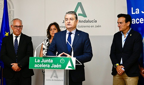 Antonio Sanz presenta la nueva Unidad Aceleradora de Proyectos de la provincia de Jaén.