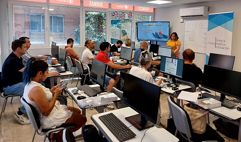 Empleo y Vodafone convocan 450 plazas gratuitas para diez nuevos cursos en tecnologías 5G.