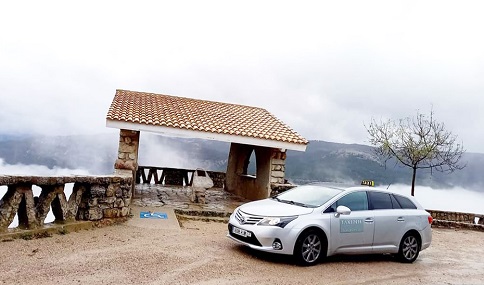 Casi 20.000 vecinos de zonas rurales de Andalucía usaron el servicio de transporte a demanda en 2023.