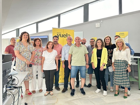 Jesús Estrella realiza una visita técnica a las dependencias del Punto Vuela de Marmolejo.