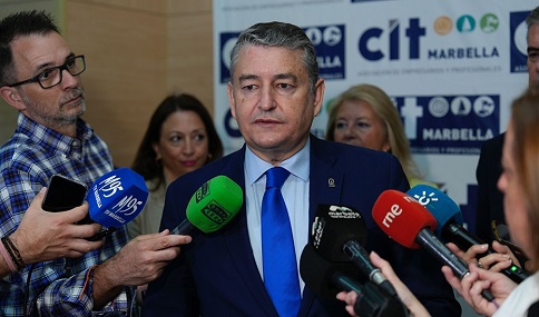 El Plan Infoca contará con 44 medios aéreos para esta campaña tras incorporar cuatro aviones más.