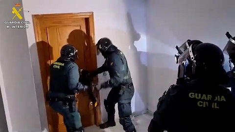 La Guardia Civil desarticula un grupo criminal muy activo dedicado al robo en viviendas habitadas.