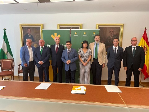 Diputación y Fundación Caja Rural firman un convenio para financiar los terrenos del campo de pruebas del CETEDEX.