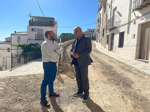 El subdelegado destaca ‘la importancia’ de las intervenciones con cargo al PFEA que permiten dotar de nuevas infraestructuras y servicios a los pequeños municipios de la provincia.