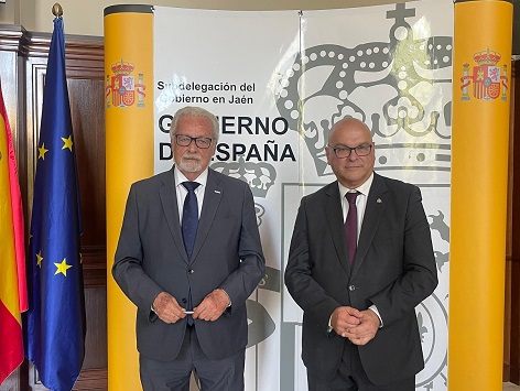 El subdelegado señala la importancia de ampliar los mecanismos de cooperación con el Defensor del Pueblo Andaluz.