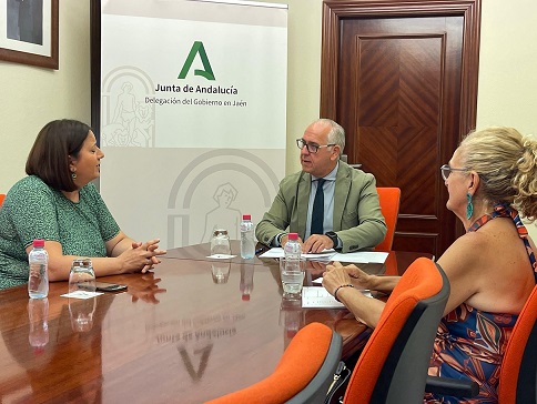 Jesús Estrella alude al diálogo con los sindicatos para “avanzar en el desarrollo de la provincia”.