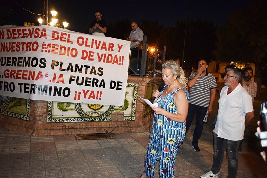 Lopera acogió una concentración para expresar su rechazo a la instalación de megaplantas fotovoltaicas.