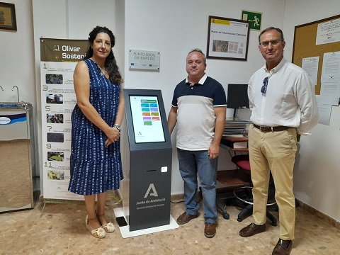 El SAE renueva 90 puntos de empleo y acerca sus servicios digitales a los pequeños municipios.