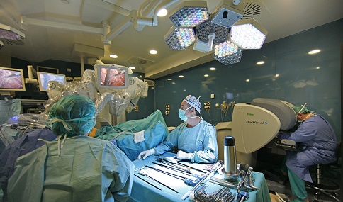 Andalucía cuenta ya con once robots de última generación para cirugías de alta complejidad.