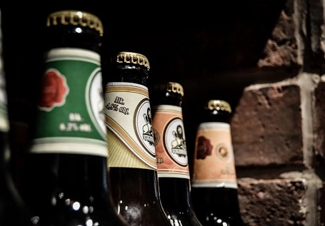 FACUA critica que la nueva ley de prevención del consumo de alcohol por menores sólo considere bebidas alcohólicas las de 0,5 grados o más.