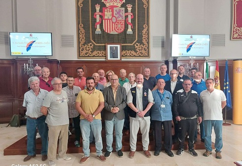 El subdelegado destaca el papel crucial de los radioaficionados como apoyo fundamental en situaciones de emergencia.