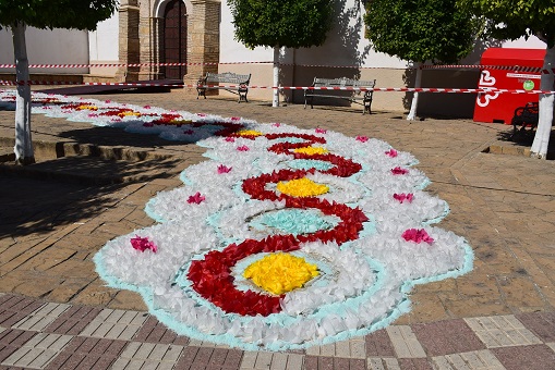 Las calles de Lopera se engalanan para recibir a Nuestro Padre Jesús Nazareno.