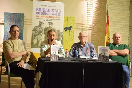 Lopera acogió la presentación del libro ‘Brigadistas internacionales por la España democrática’, de Francisco Moreno Gómez.