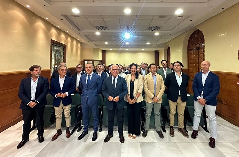 La Junta impulsa los 5 centros comerciales abiertos de la provincia de Jaén con una campaña para dar a conocer y aplaudir su labor.