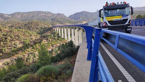 El Gobierno autoriza licitar por 26,9 millones de euros un contrato para la conservación de carreteras en Jaén.