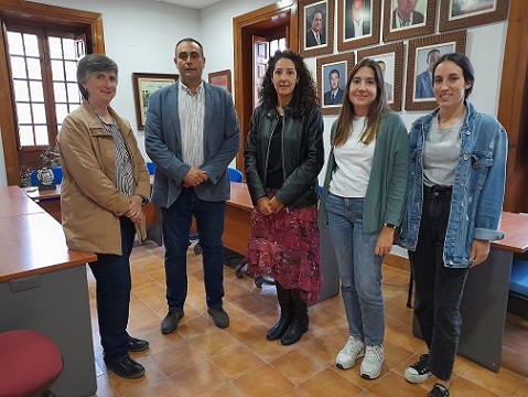 Empleo destina cerca de 100.000 euros a seis ayuntamientos de la provincia de Jaén para proyectos que favorecen la conciliación.