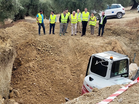 Agricultura destina 354.000 euros al arreglo de un camino rural en el término municipal de Arjona.