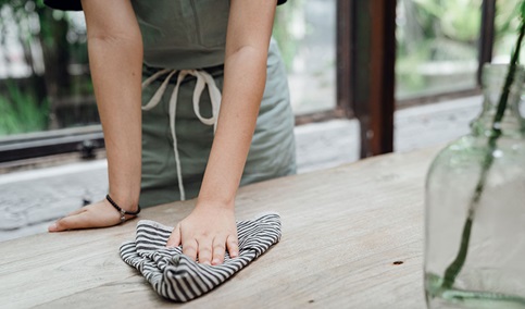 El paro baja en Andalucía en el último año en 64.828 personas, un 9,01%.