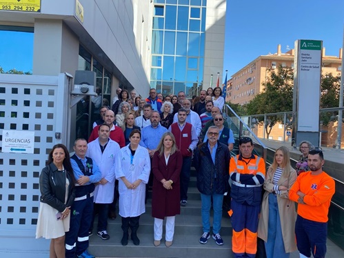Profesionales sanitarios de Jaén rechazan la agresión a una enfermera.