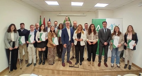 La Junta impulsa la puesta en marcha de proyectos dirigidos a jóvenes en 14 ayuntamientos de la provincia.
