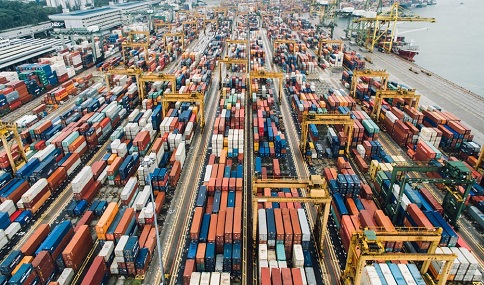 El crecimiento del PIB andaluz en los últimos cinco años supera en tres décimas al conjunto de España.