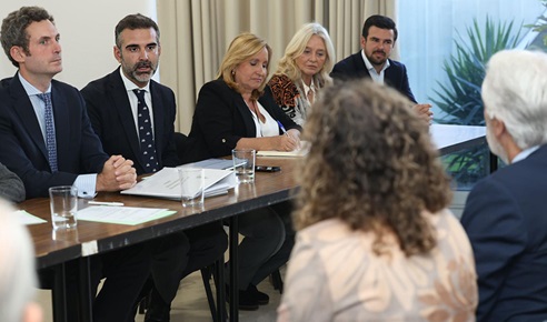Los jóvenes agricultores pueden solicitar ya las ayudas de 130 millones para el relevo generacional en el campo.