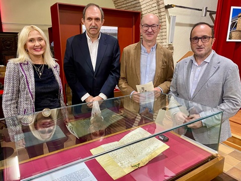 El Archivo Histórico Provincial de Jaén certifica la autenticidad de un documento de 1392 sobre el Concejo de Jaén.