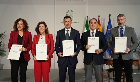 La Junta firma un Plan de Empleo Juvenil con UGT, CCOO y CEA que movilizará 500 millones de euros.