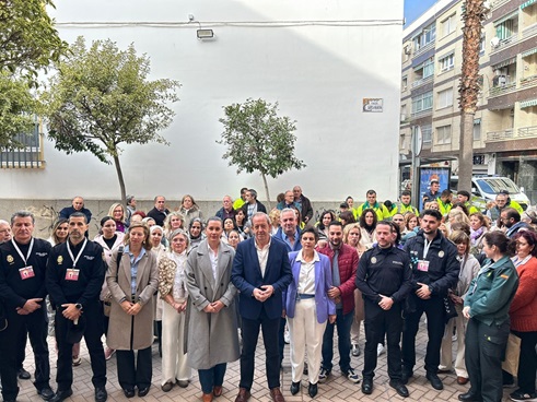 Andújar celebra el 25N con un acto institucional en el antiguo templo de Santa Marina bajo el eslogan «El túnel de la violencia tiene salida».