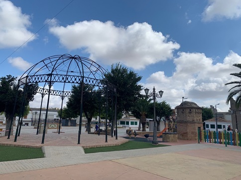 Comienzan las obras de remodelación del Jardín Municipal de Lopera.