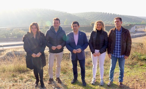 El PSOE denuncia la paralización del ramal Linares-Vadollano y exige a Moreno Bonilla “que trabaje por Linares”.