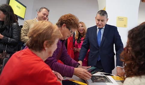 La Junta lanza la nueva convocatoria del Bono Digital para el acceso a internet de colectivos vulnerables.