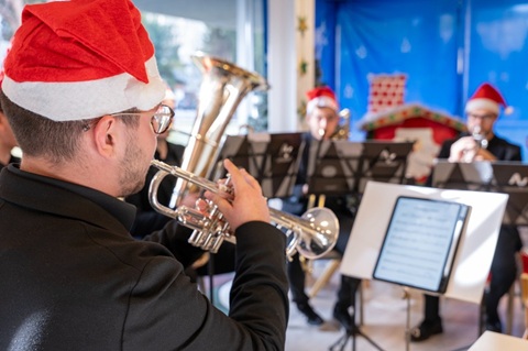 El Hospital Universitario de Jaén organiza actividades para festejar la Navidad.